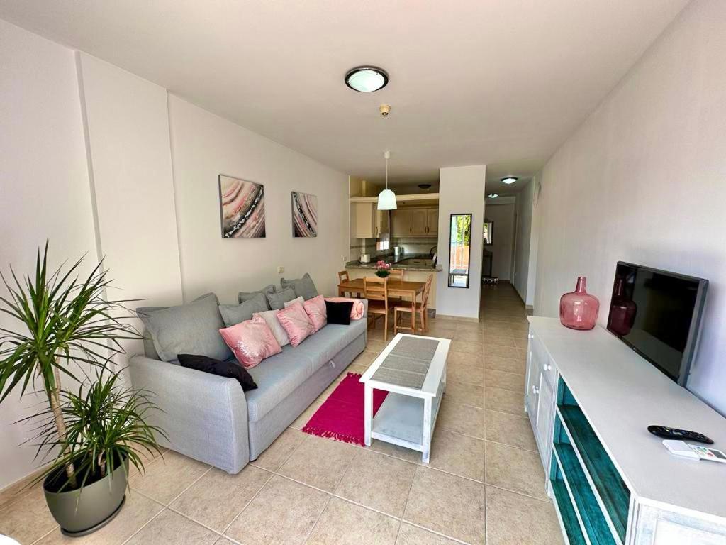 Sunny Apartment & Heated Pool Los Cristianos  Εξωτερικό φωτογραφία